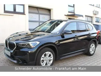 Gebraucht BMW X1 Advantage 192 PS (141 kW) 2020 Saphirschwarz (metallic) SUV