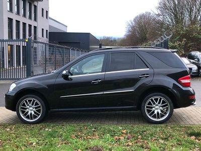 Gebraucht Mercedes ML500 AMG 387 PS (284 kW) 2010 Schwarz SUV