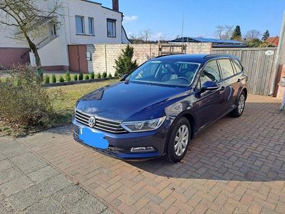 Gebraucht VW Passat Trendline 120 PS (88 kW) 2015 Blau Kombi