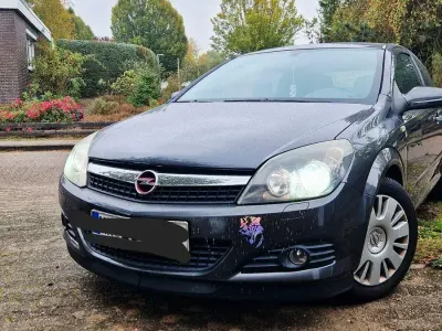 Gebraucht Opel Astra GTC 90 PS (66 kW) 2009 Grau Coupé