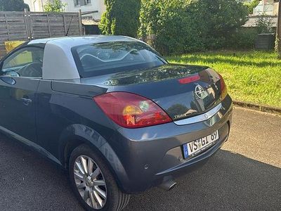 Second-hand Opel Tigra Edition 125 CP (91 kW) 2009 Albastru Cabrio
