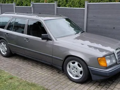 Gebraucht Mercedes 230 136 PS (100 kW) 1989 Grau Kombi