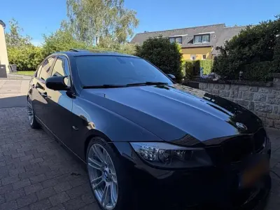Gebraucht BMW 325 Sport Line 197 PS (144 kW) 2009 Schwarz Limousine