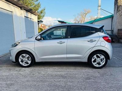 Gebraucht Hyundai i10 Edition 30 67 PS (49 kW) 2021 Silber Kleinwagen