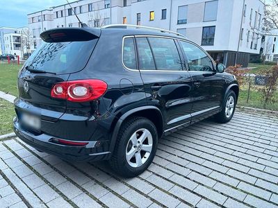 Gebraucht VW Tiguan R-line 140 PS (102 kW) 2011 Schwarz SUV