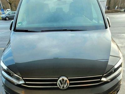 Gebraucht VW Touran Highline 150 PS (110 kW) 2019 Grau Van / Kleinbus