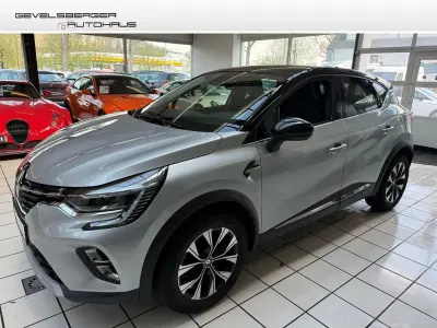 Gebraucht Renault Captur Techno 91 PS (66 kW) 2023 Grey kqa + black gne SUV
