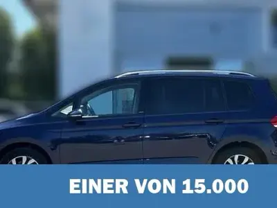 Gebraucht VW Touran Active 150 PS (110 kW) 2023 Blau metallic Van / Kleinbus