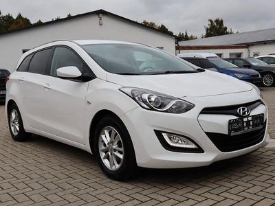 Gebraucht Hyundai i30 Trend 135 PS (99 kW) 2013 Weiß Kombi
