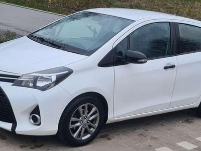 Second-hand Toyota Yaris 69 CP (50 kW) 2016 Alb Berlinǎ