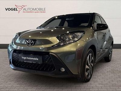 Gebraucht Toyota Aygo Pulse 72 PS (52 kW) 2024 Cardamon green / nig Kleinwagen