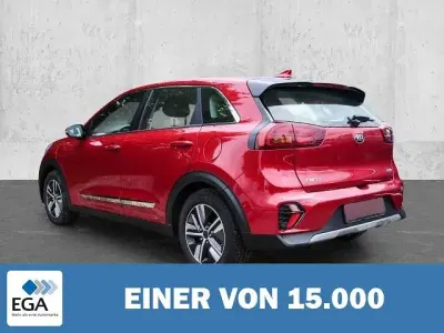 Używany Kia Niro Edition 7 141 KM (103 kW) 2020 Czerwony SUV
