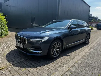 Gebraucht Volvo V90 Inscription 190 PS (139 kW) 2018 Blau Kombi