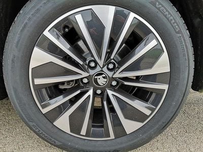 Nuova Skoda Superb Selection 360 CV (264 kW) 2025 Argento