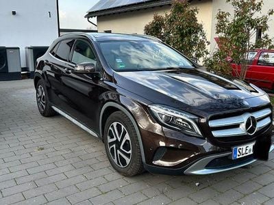 Gebraucht Mercedes GLA250 211 PS (155 kW) 2014 Braun SUV