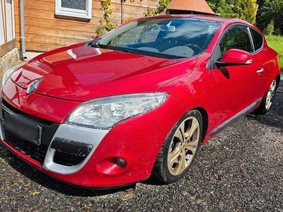 Rot Gebraucht 2009 Renault Mégane Coupé Coupé | 3.250 € (Guter Preis)