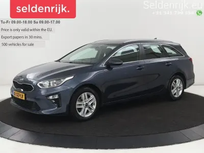 Używany Kia Ceed 120 KM (88 kW) 2021 Niebieski Hatchback