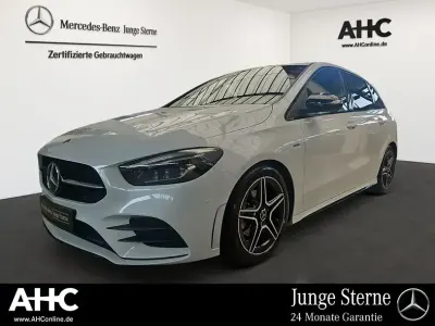 Gebraucht Mercedes B200 AMG 163 PS (119 kW) 2022 Digitalweiß Kleinwagen