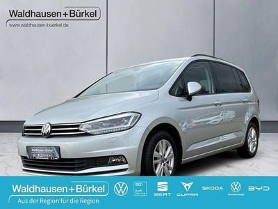 Gebraucht VW Touran Comfortline 122 PS (89 kW) 2022 Silber Van / Kleinbus