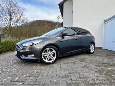 gebraucht Ford Focus Titanium, Automatik, Werksgarantie