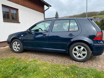 Usata VW Golf IV 75 CV (55 kW) 2001 Blu Berlina