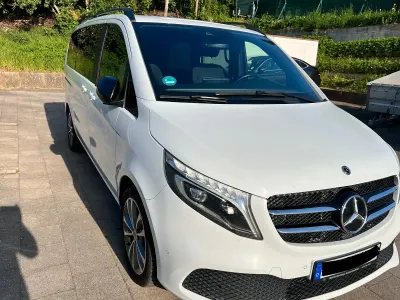 Gebraucht Mercedes V220 163 PS (119 kW) 2021 Weiß Van / Kleinbus