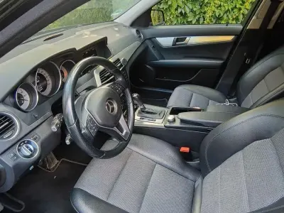Używany Mercedes C250 204 KM (150 kW) 2014 Czarny Kombi