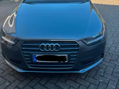 Gebraucht Audi A4 143 PS (105 kW) 2012 Grau Kombi