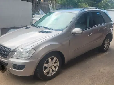 Gebraucht Mercedes ML320 224 PS (164 kW) 2006 Silber SUV