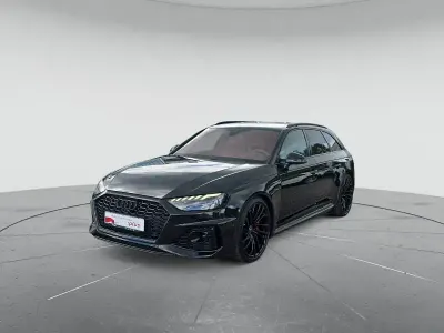 Gebraucht Audi RS4 Ambiente 450 PS (330 kW) 2023 Mythosschwarz metallic Kombi