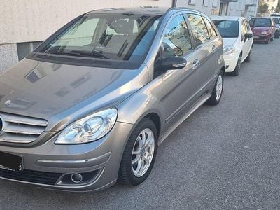 Usata Mercedes B150 95 CV (69 kW) 2007 Grigio Monovolume