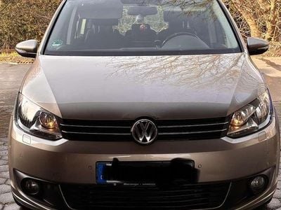 Gebraucht VW Touran Comfortline 140 PS (102 kW) 2013 Bronze Van / Kleinbus