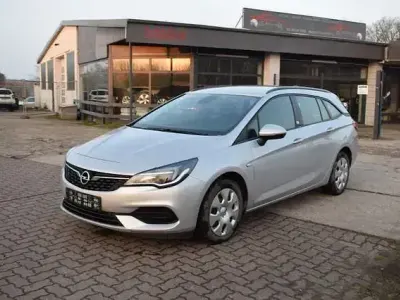 Usata Opel Astra Edition 122 CV (89 kW) 2020 Argento Station wagon