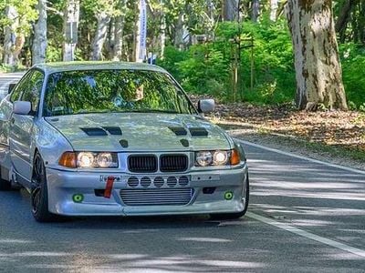 Gebraucht BMW 320 150 PS (110 kW) 1992 Silber Coupé