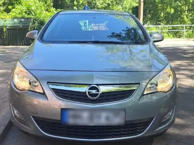 Gebraucht Opel Astra 87 PS (63 kW) 2010 Grau Limousine