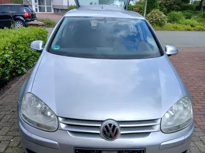 Używany VW Golf V 105 KM (77 kW) 2006 Srebrny Hatchback
