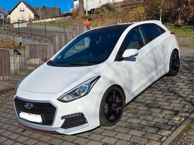 Gebraucht Hyundai i30 Turbo 186 PS (136 kW) 2015 Weiß Limousine