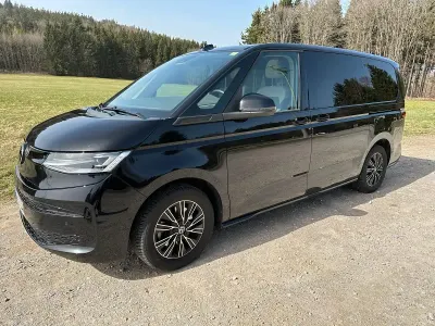 Gebraucht VW Multivan 136 PS (100 kW) 2023 Schwarz Van / Kleinbus
