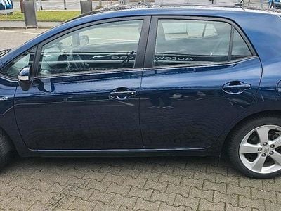 Gebraucht Toyota Auris Hybrid 99 PS (72 kW) 2010 Blau Limousine