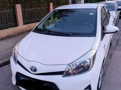 Gebraucht Toyota Yaris Hybrid 75 PS (55 kW) 2013 Limousine