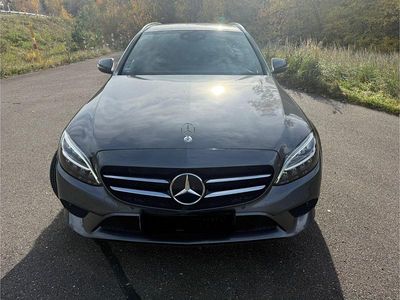 Gebraucht Mercedes C220 Avantgarde 194 PS (142 kW) 2020 Grau Kombi