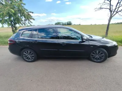 Gebraucht Renault Laguna GrandTour Bose Edition 150 PS (110 kW) 2012 Schwarz Kombi