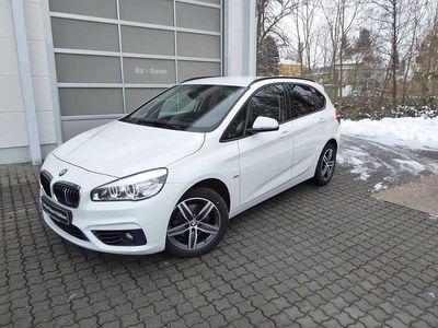 Alpinweiss iii Gebraucht 2016 BMW 220 Sport Line Van / Kleinbus | 15.490 € (Fairer Preis)