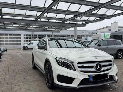 Usata Mercedes GLA250 AMG line 211 CV (155 kW) 2016 Bianco SUV