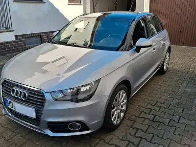 Używany Audi A1 Sportback Attraction 122 KM (89 kW) 2014 Srebrny Hatchback