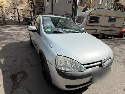 Używany Opel Corsa 75 KM (55 kW) 2001 Szary Hatchback