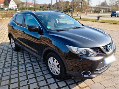 Gebraucht Nissan Qashqai N-Connecta 116 PS (85 kW) 2016 Schwarz SUV