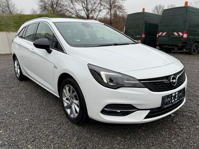 Weiß Gebraucht 2022 Opel Astra Kombi | 12.499 € (Guter Preis)