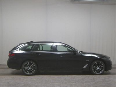 Gebraucht BMW 530e Sport Line 292 PS (214 kW) 2022 Schwarz Kombi