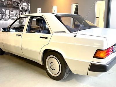 Gebraucht Mercedes 190 122 PS (89 kW) 1993 Weiß Limousine